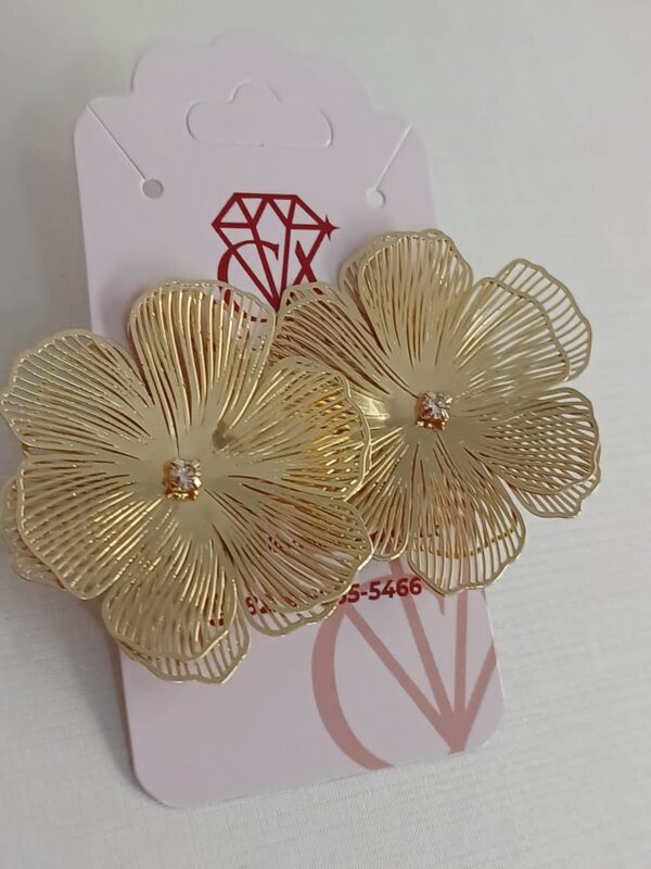 Brinco Flor de Metal